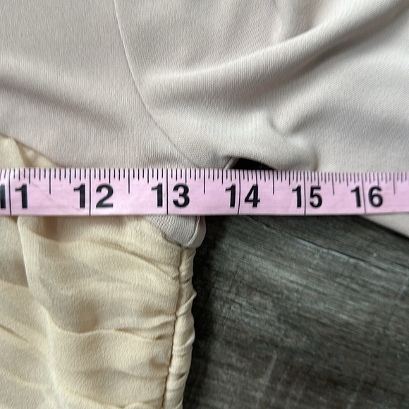 NWT Alic & Olivia dress size 4 cream nude bodycon mini dress - Picture 6 of 10